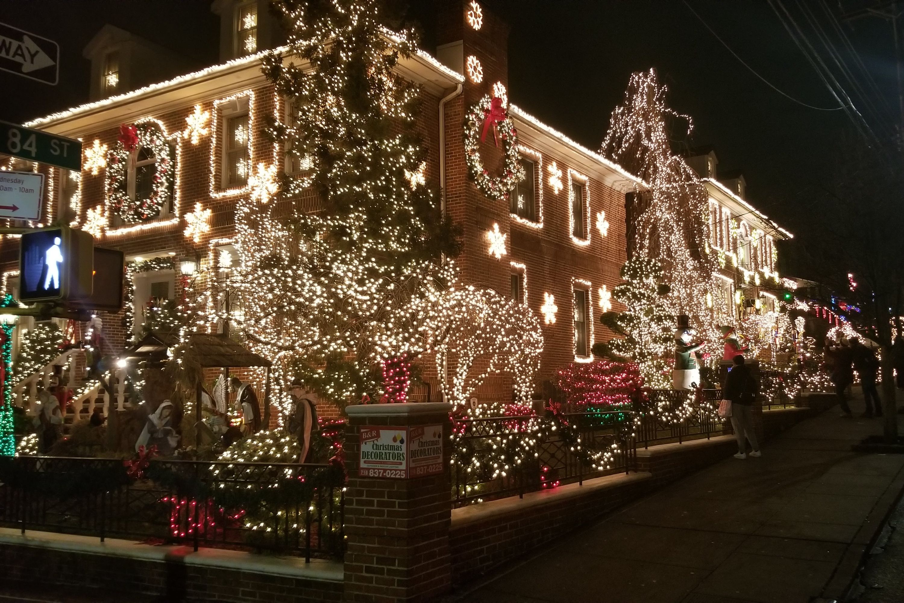 Brooklyn Dyker Heights Christmas Wonderland Tour from Manhattan