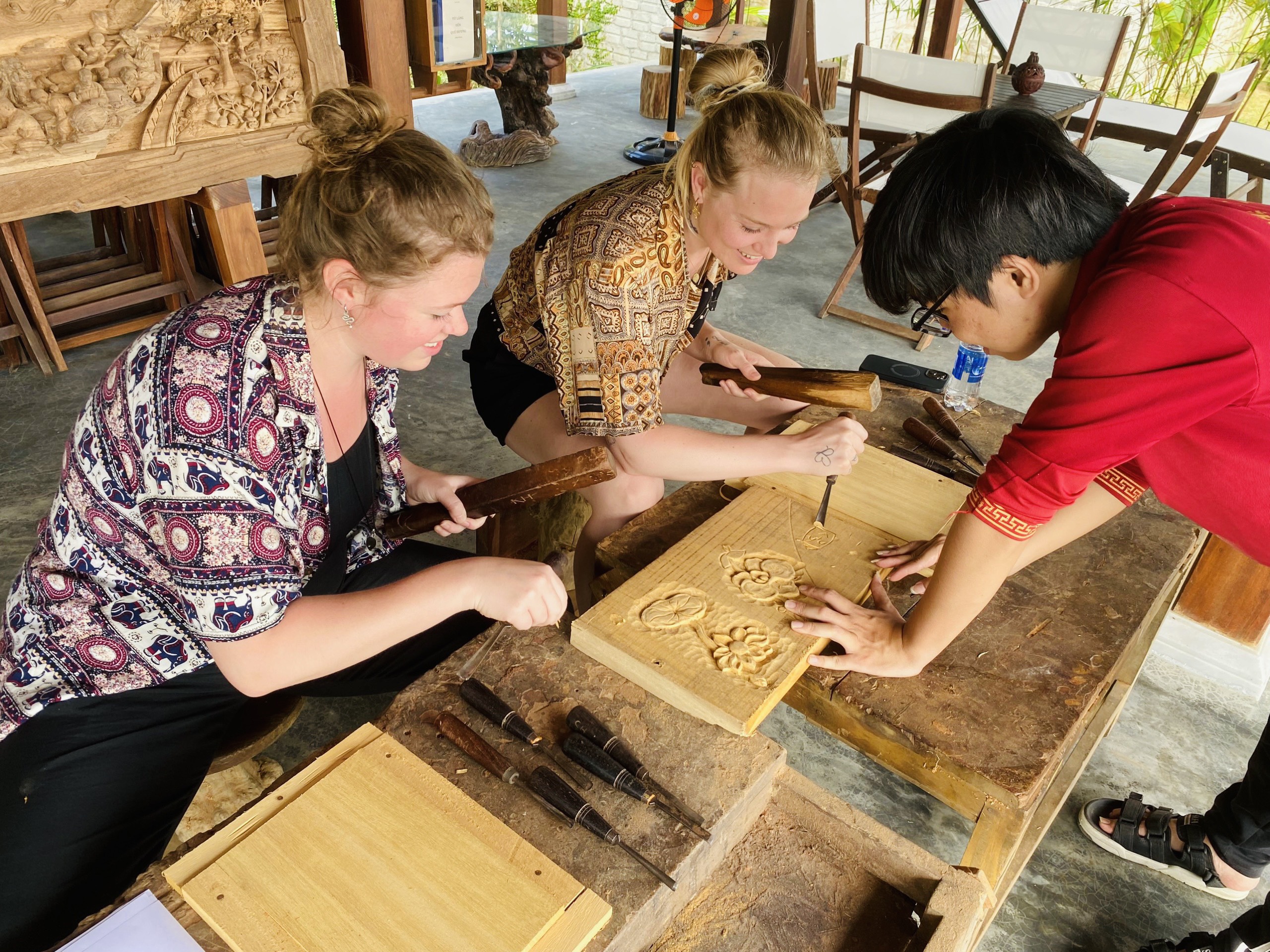 3-Hour Wood Carving Class with Local Artist in Hoi An