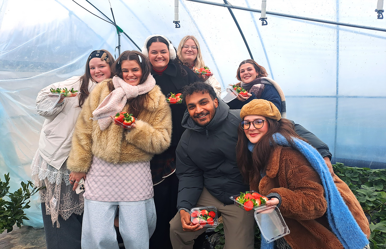 讓我們享受採摘草莓的樂趣吧❤️