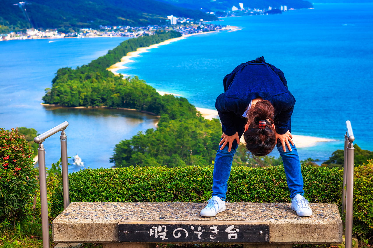 輕鬆俯瞰 “日本三景” 天橋立全景,解鎖 “跨下觀景” 獨特視角 輕鬆俯瞰 “日本三景” 天橋立全景,解鎖 “跨下觀景” 獨特視角