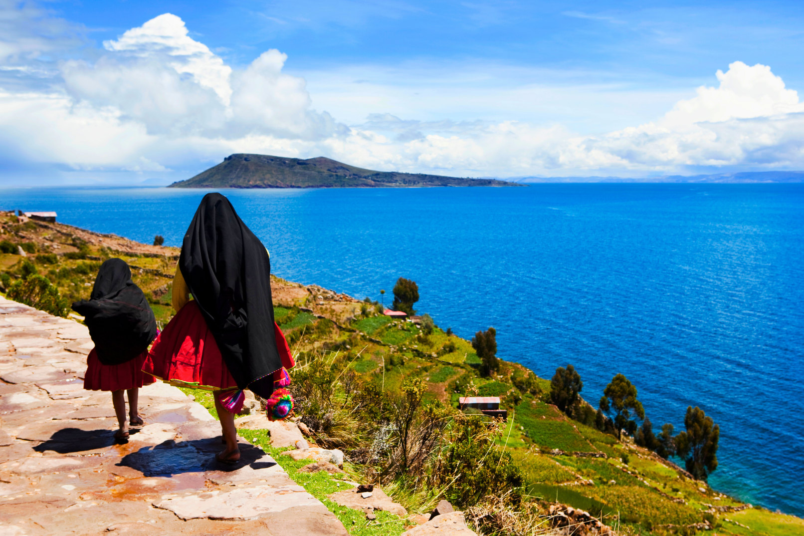 Titicaca Lake Tour - Floating Islands of Uros, Amantani and Taquile