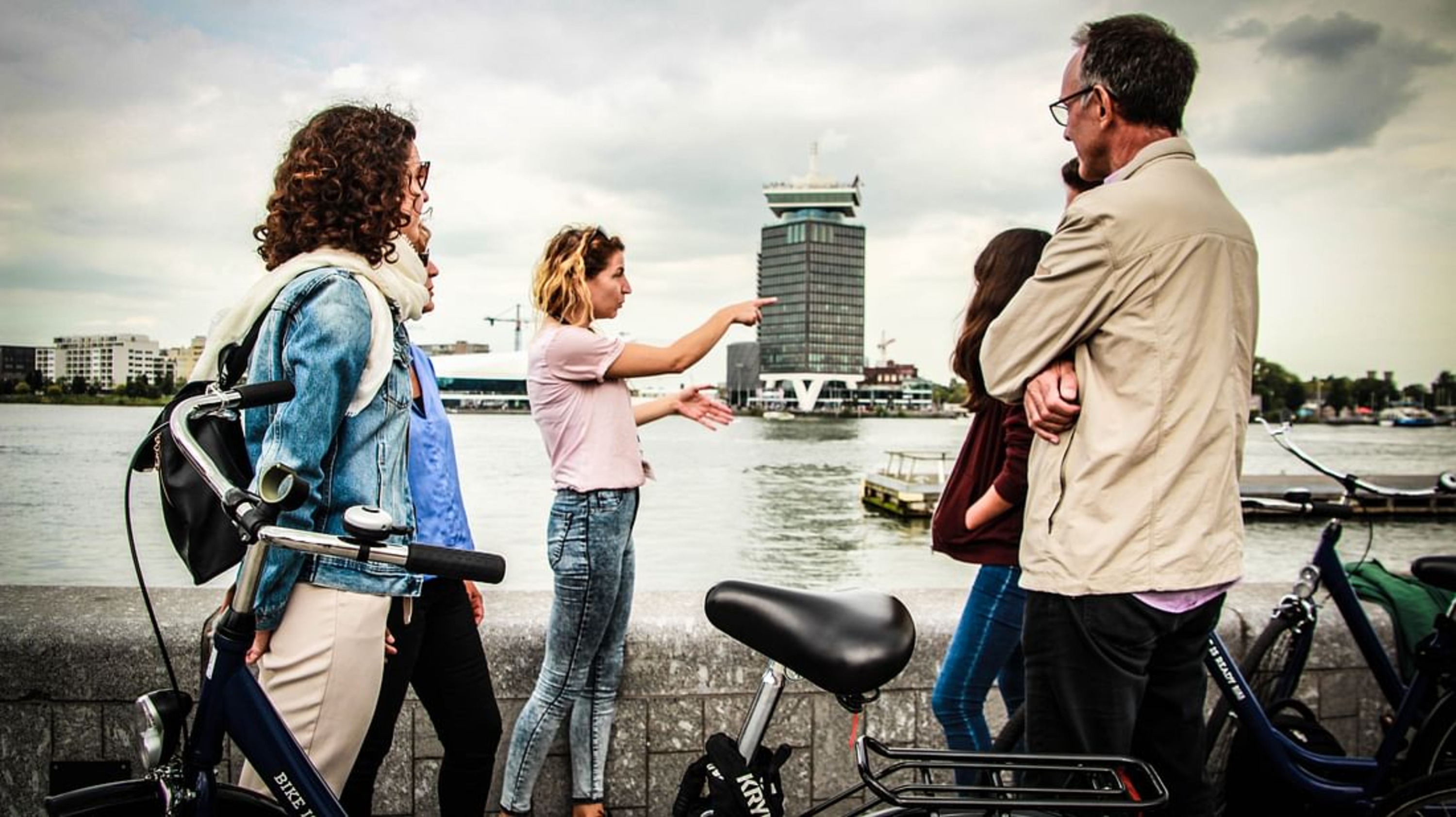 Walking, biking, and cruising tour in Amsterdam