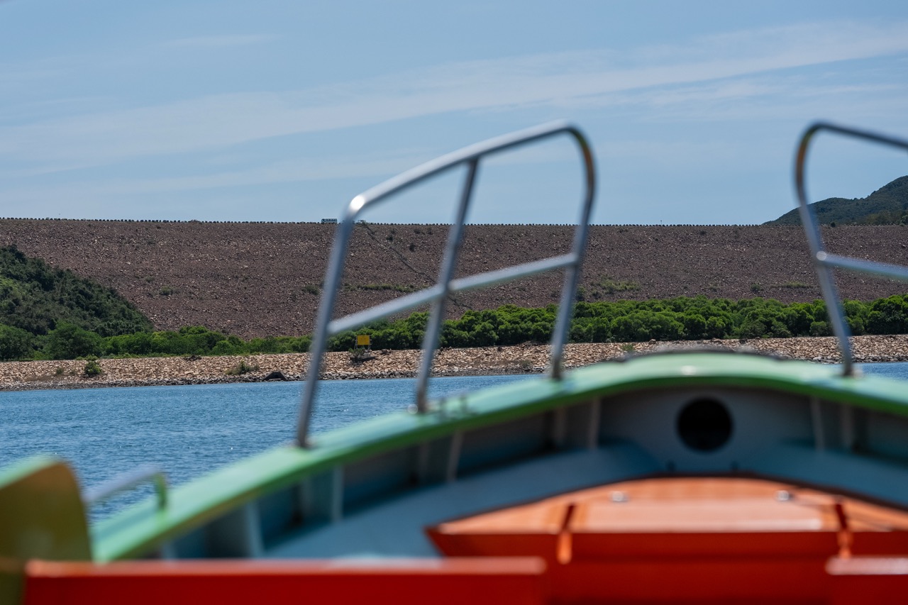 世界級海上工程「萬宜水庫」西壩，見證地質奇觀與人類工程智慧結晶