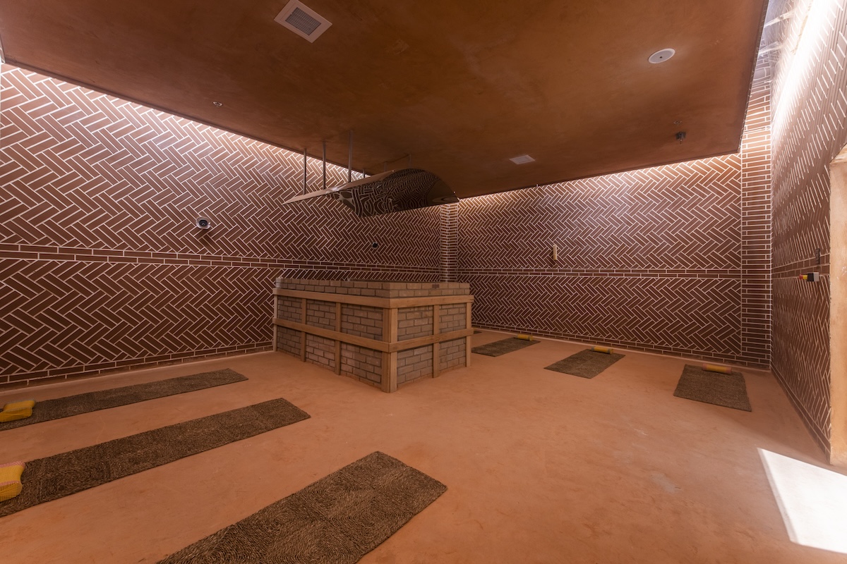 Bulgama (Red Clay Room)