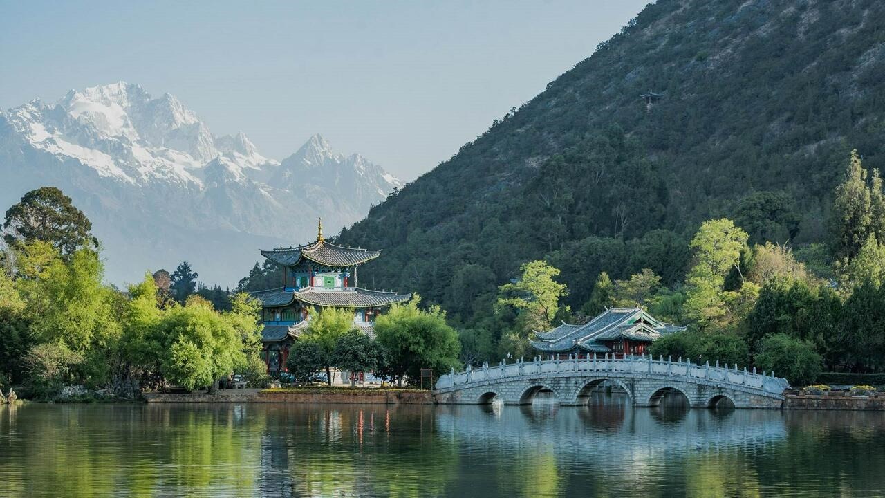 雲南昆明大理麗江六日拼團遊（中英雙語導遊+高端住宿+全程雲南特色餐+麗江古城+特色民族表演+玉龍雪山+甘海子+黑龍潭+昆明往返）