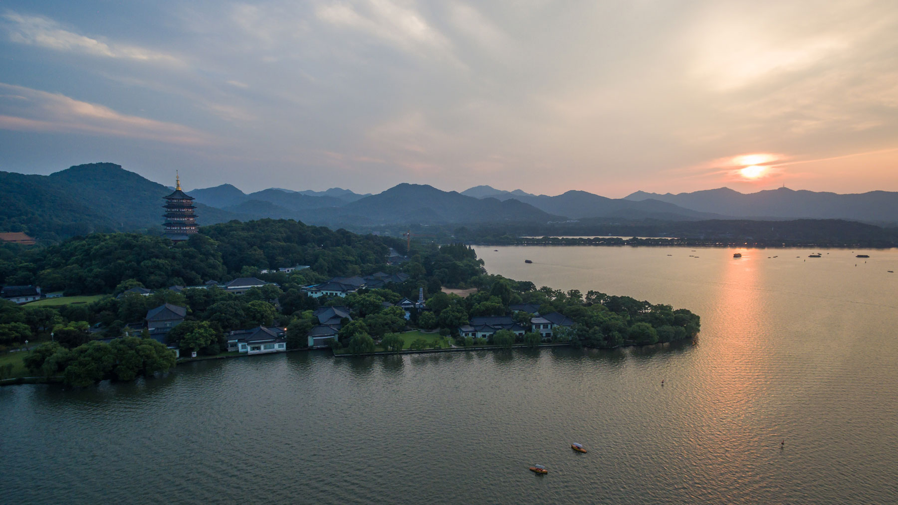 Shanghai + Hangzhou + Suzhou + Wuzhen 5 days 4 nights group tour
