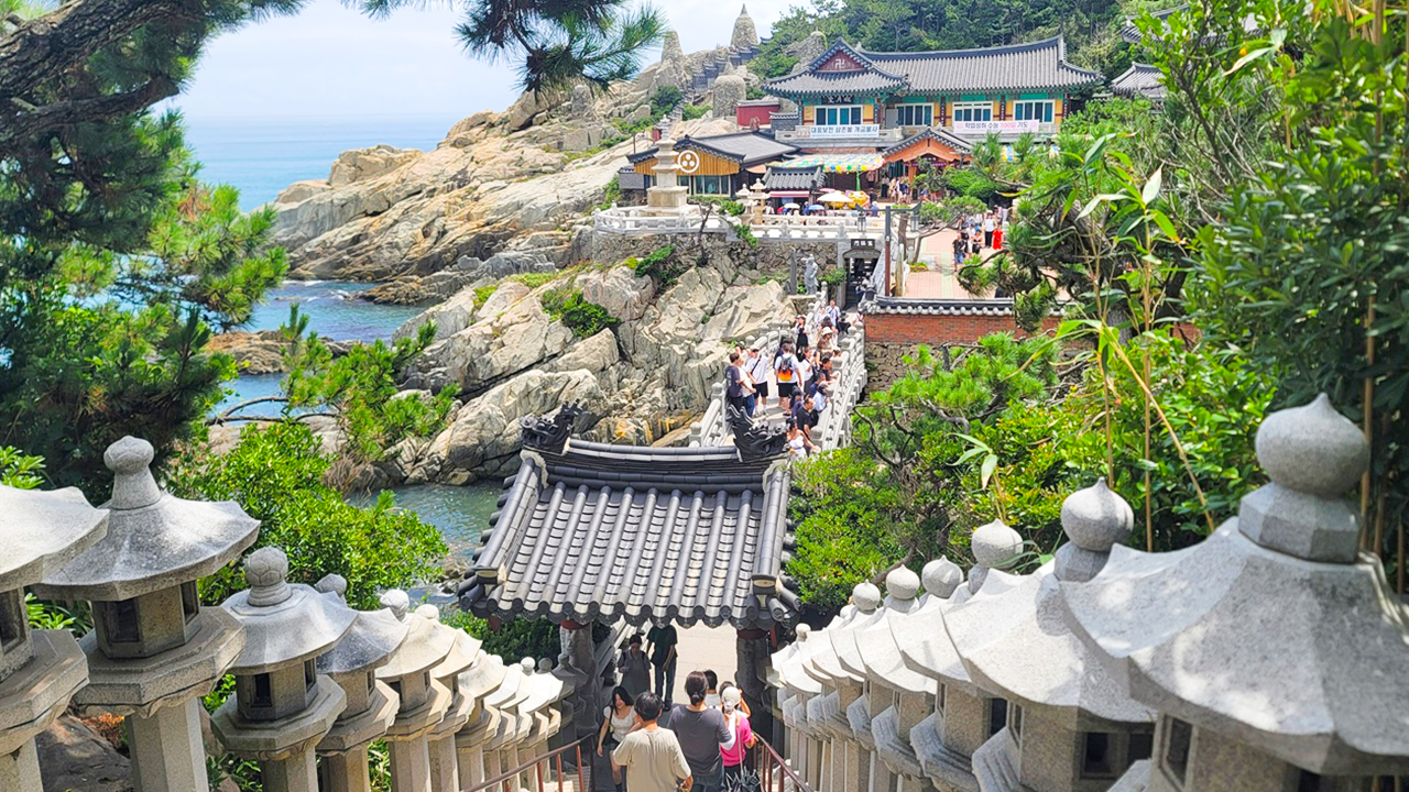 坐擁浩瀚東海的湛藍，這處靈性之地美得令人屏息。