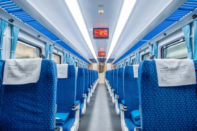 Ha Noi - Dong Hoi Luxury train by Vietnam Railways