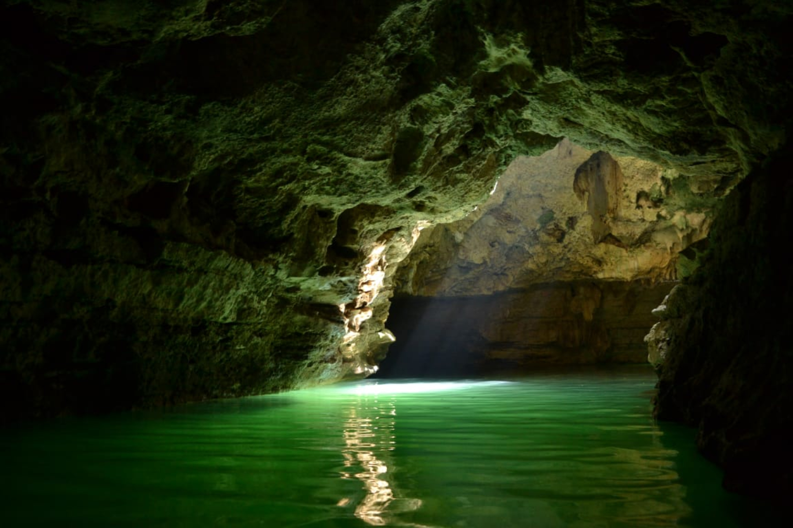 Pindul 洞穴＆Jomblang 洞穴一日遊（含漂漂河體驗）