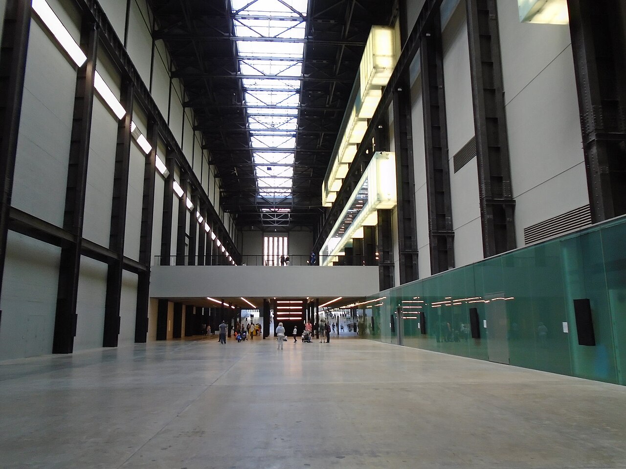 Experience Artistic Marvels: Tate Modern Tour