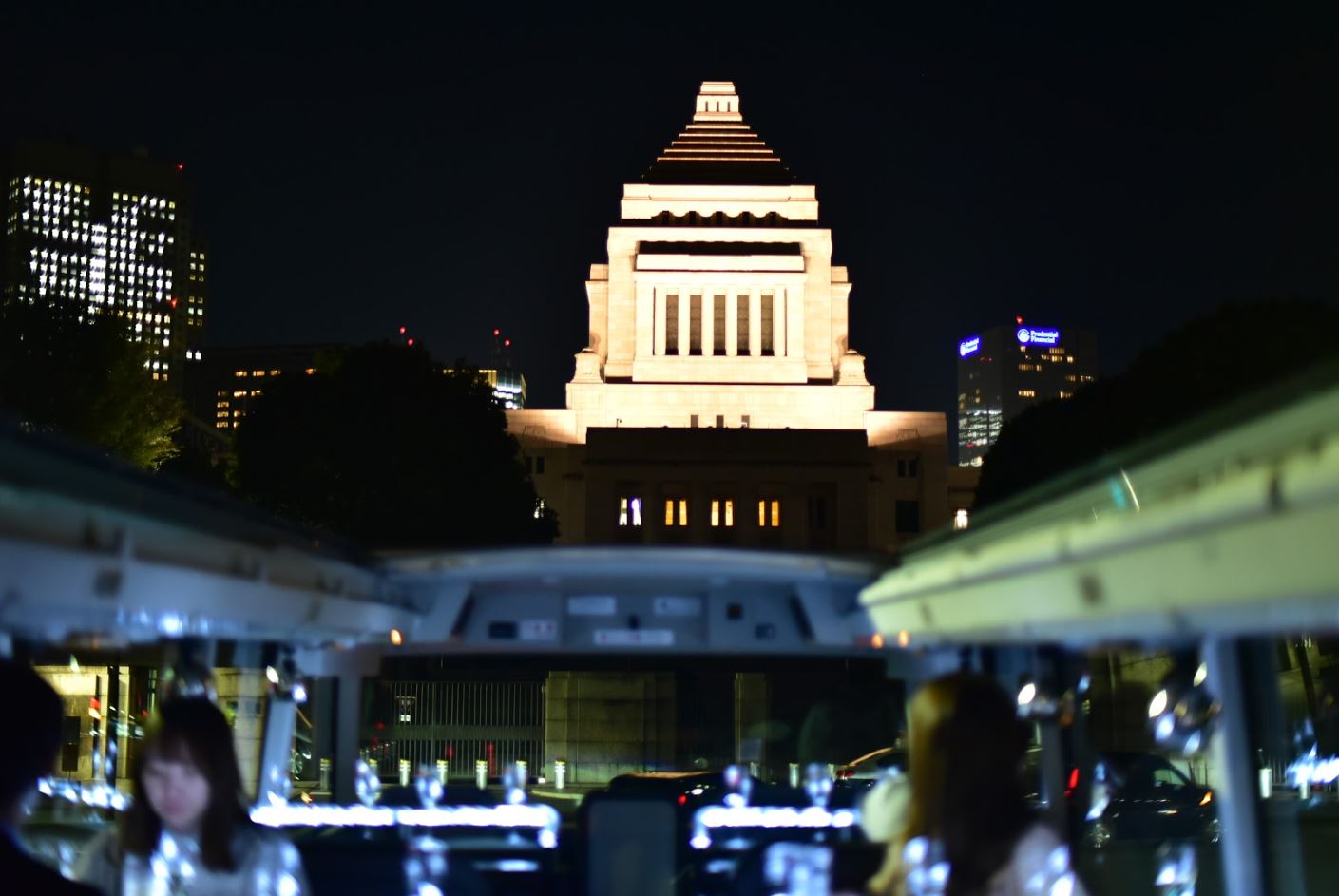 東京觀光含午餐或晚餐的“東京餐廳巴士”