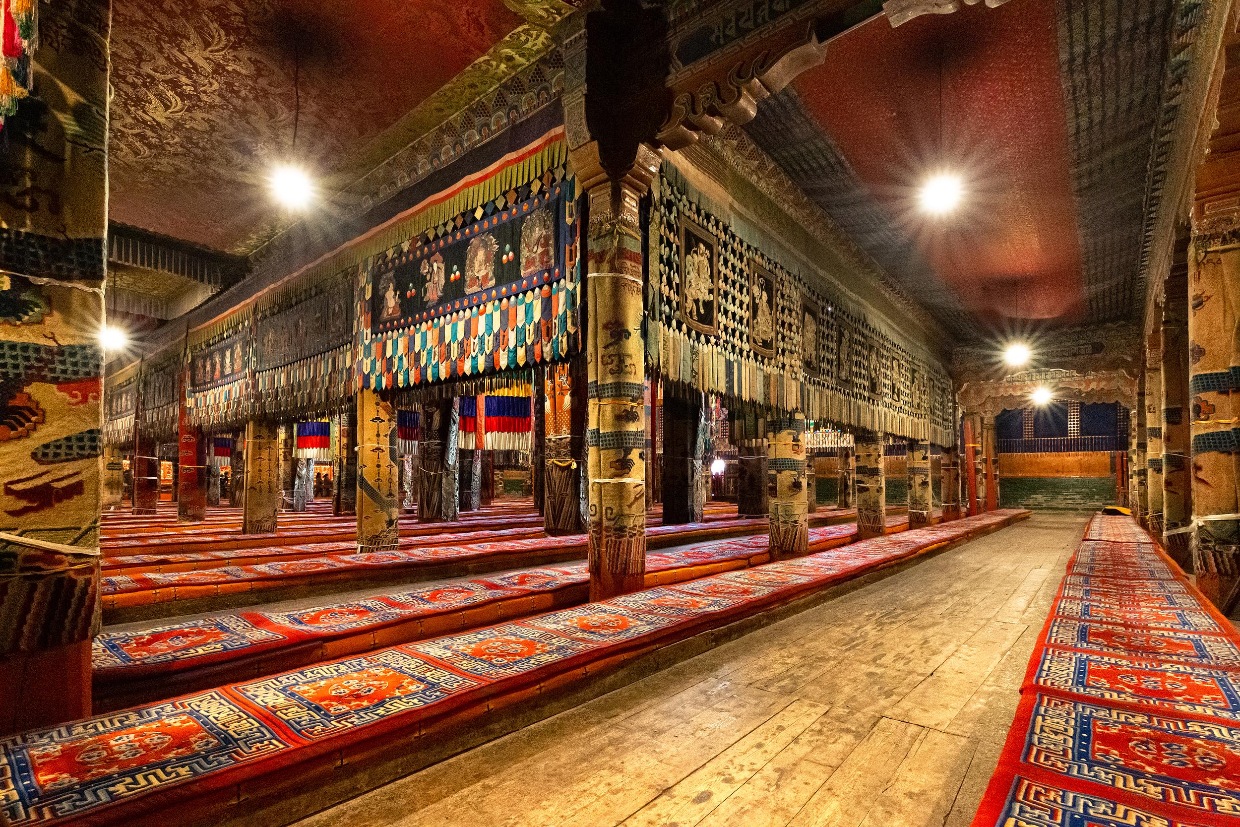 塔爾寺大經堂，全寺僧人集體誦經與佛事活動的場所，藏式經堂