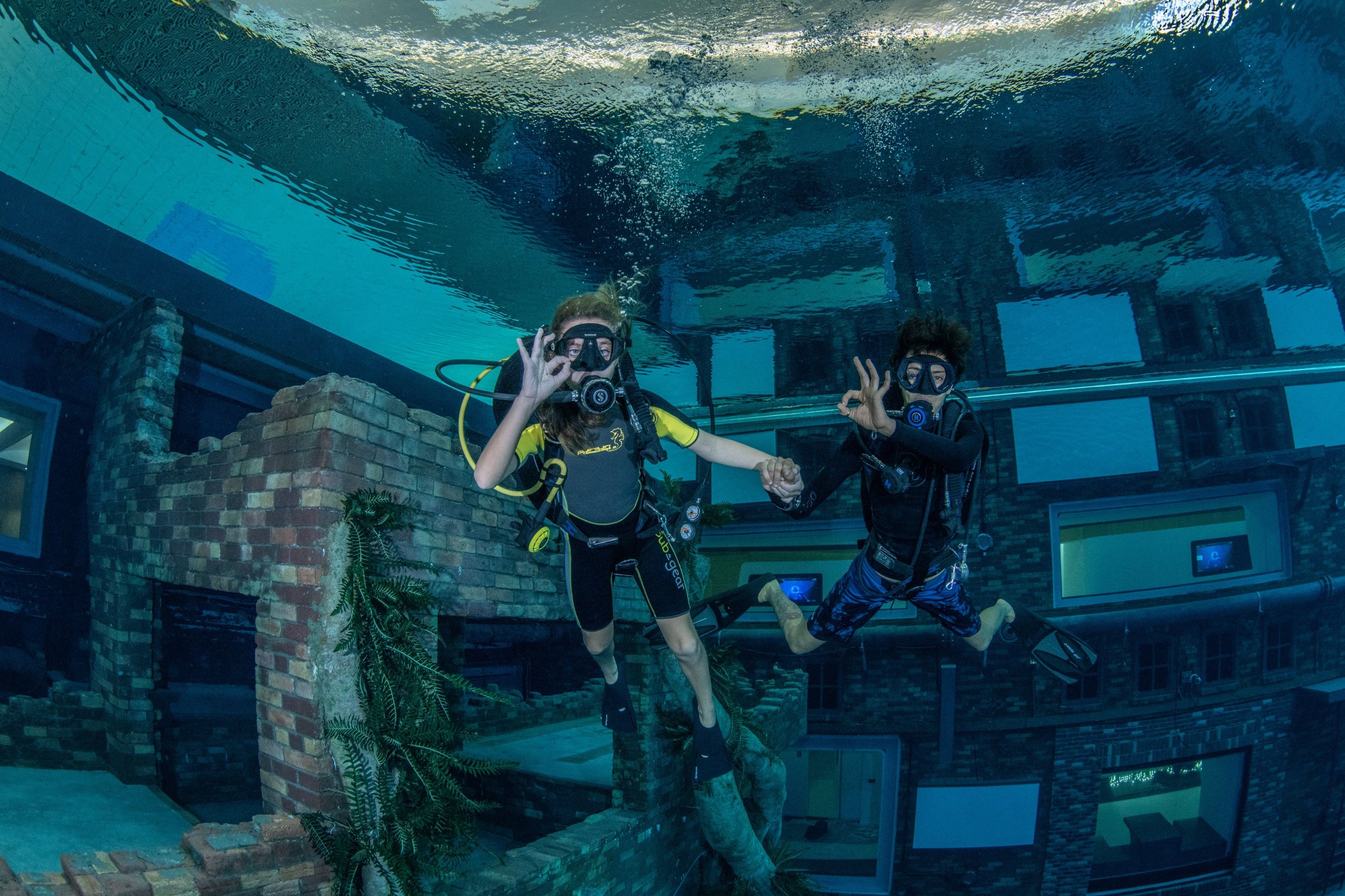 Deep Dive Dubai Experience - The World's Deepest Pool