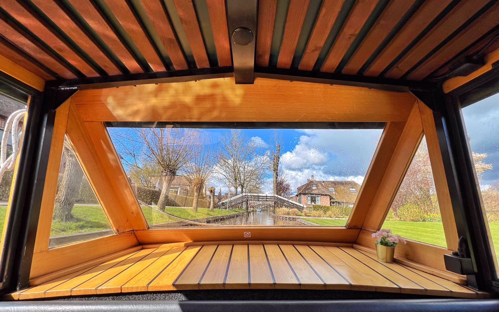 Zaanse Schans and Giethoorn Day Tour Incl. Lunch, Boat Cruise