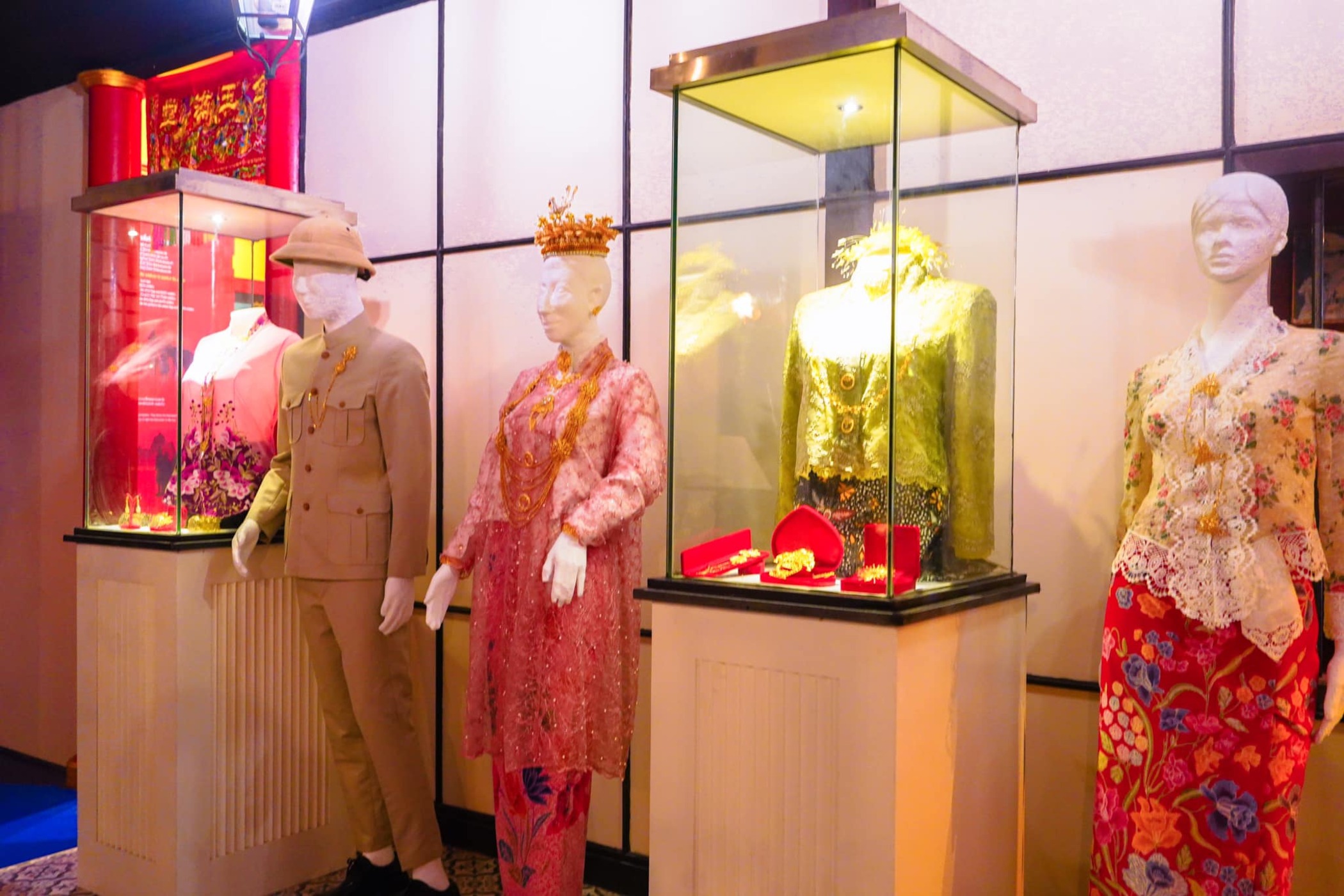 穿越時空回到普吉島的過去，沉浸在普吉島獨特文化的魅力之中。