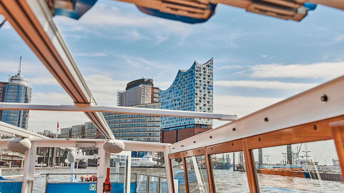 搭船遊覽漢堡易北河,飽覽易北愛樂廳的迷人景色 搭船遊覽漢堡易北河,飽覽易北愛樂廳的迷人景色