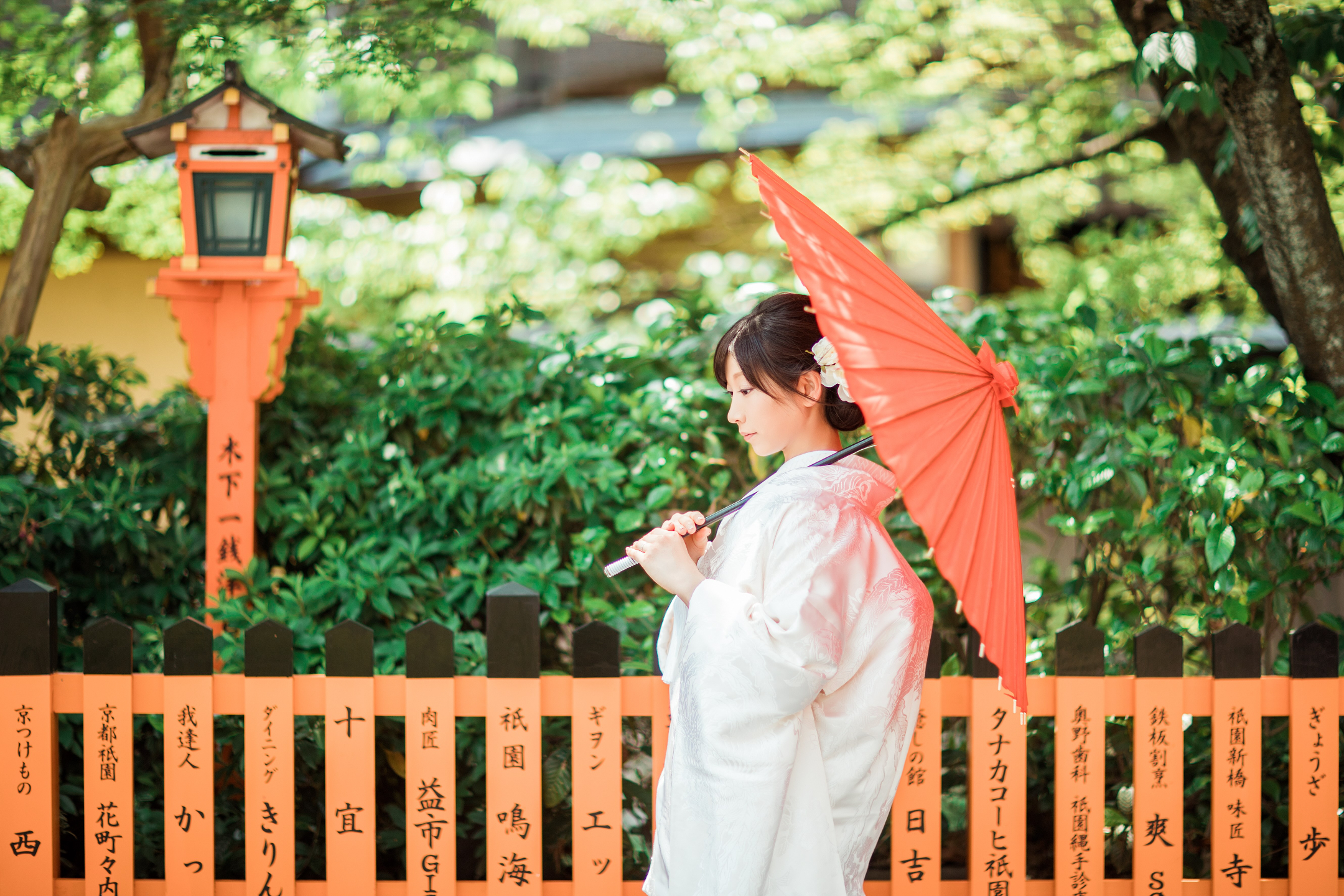祇園和東山:歷史街區,擁有保存完好的町屋建築、石板街道、寶塔和寺廟。最適合拍攝傳統和服寫真。由於當地限制,僅允許在上午10:00之前拍照 祇園和東山:歷史街區,擁有保存完好的町屋建築、石板街道、寶塔和寺廟。最適合拍攝傳統和服寫真。由於當地限制,僅允許在上午10:00之前拍照