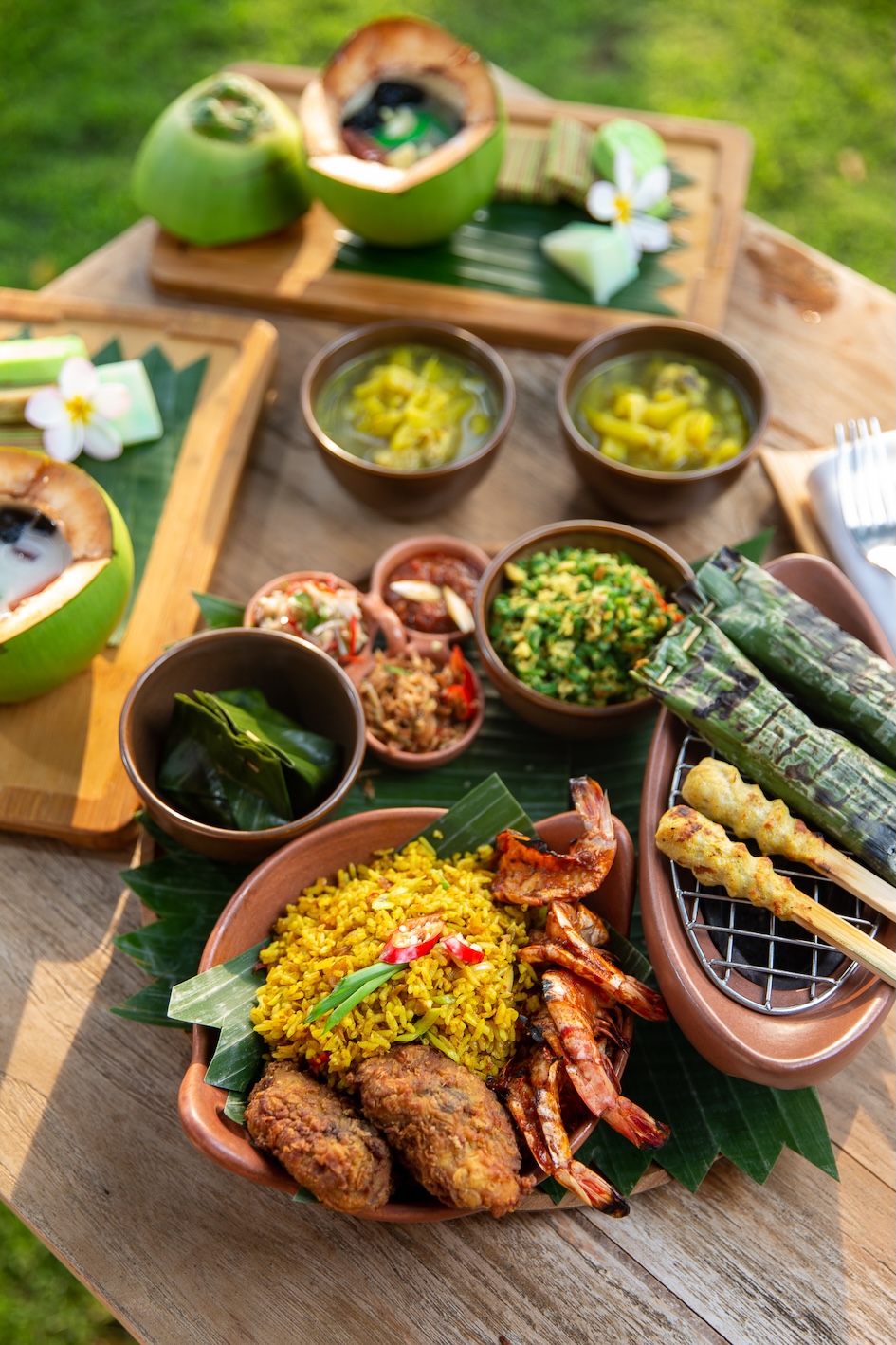 巴厘島阿雅娜林巴酒店 (RIMBA by AYANA Bali) 的甘榜巴厘島 (Kampoeng Bali) 用餐體驗