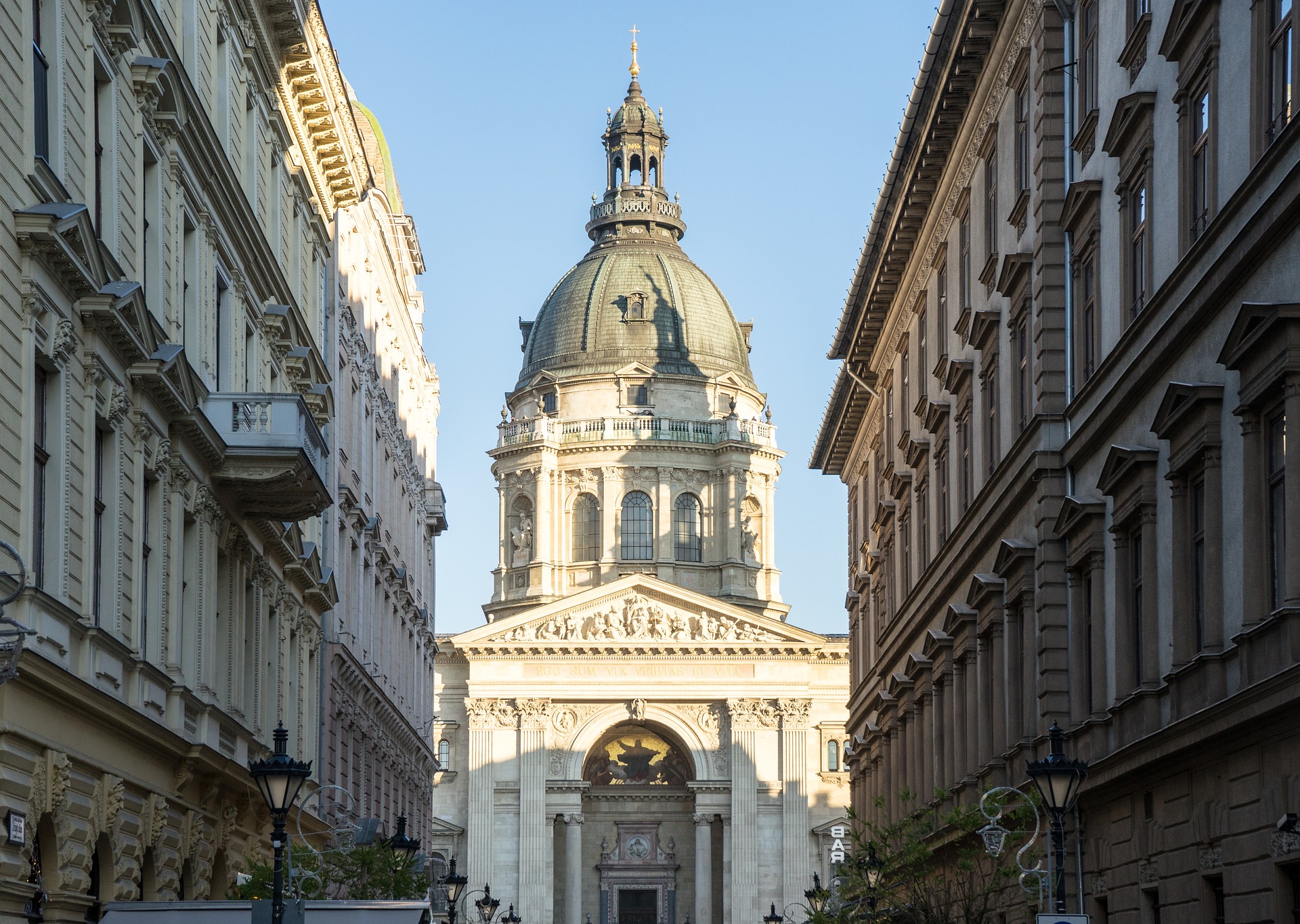 From Vienna: Budapest & Bratislava Guided One Day Tour