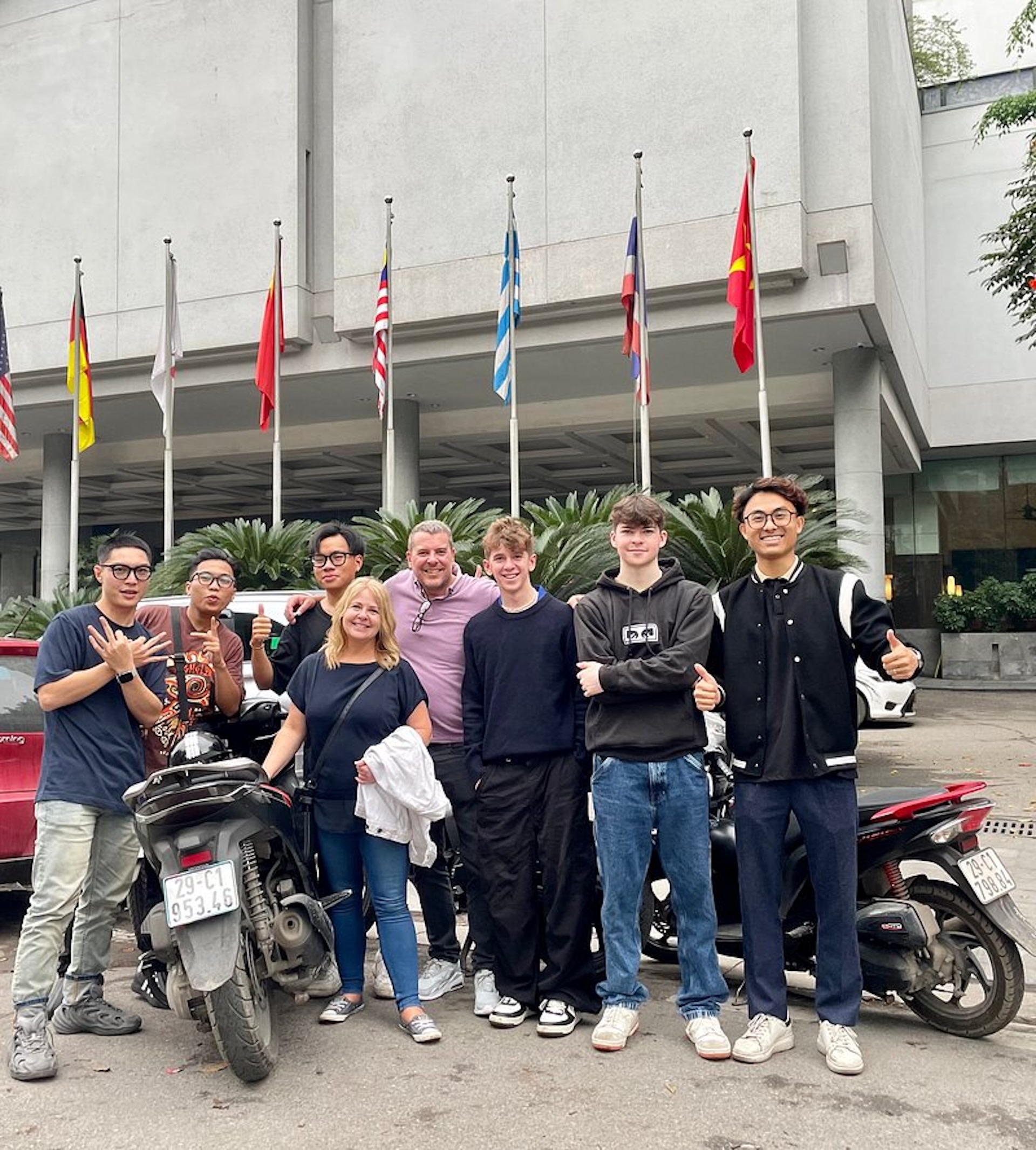 Hanoi: Half-Day City Highlights & Local Food Motorbike Tour