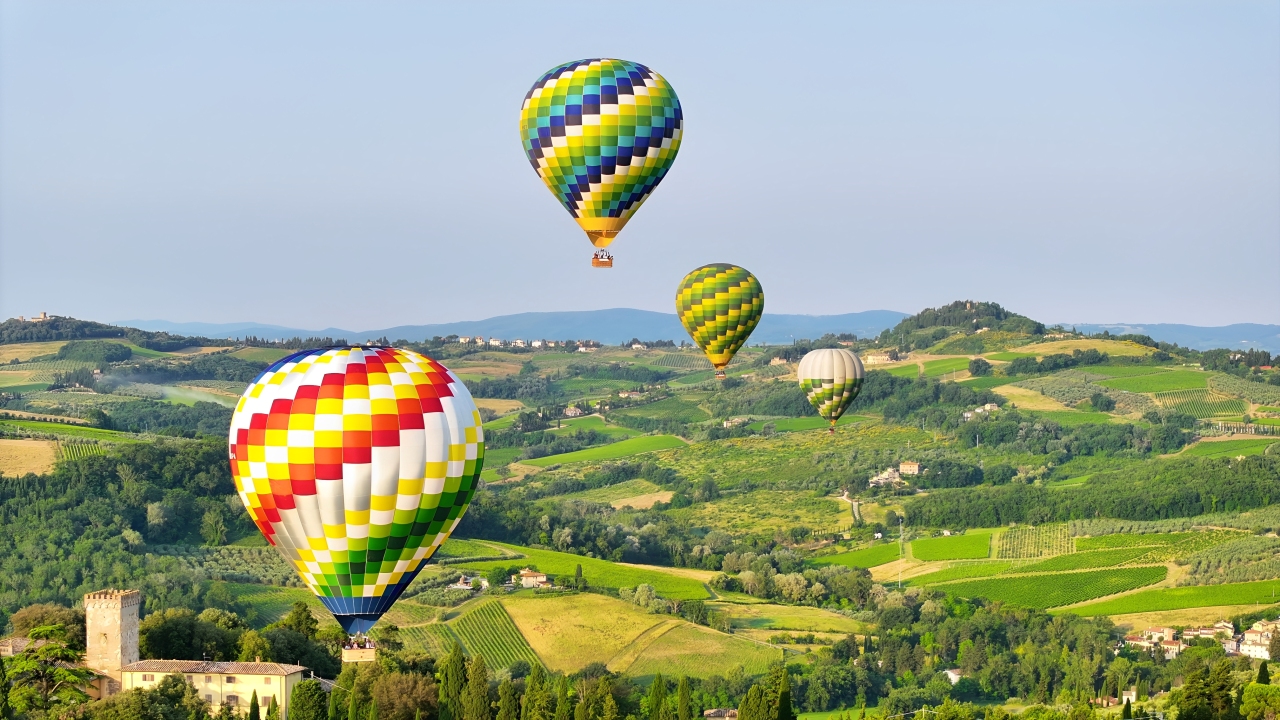 Hot air balloon flight experience over Tuscany from Lucca