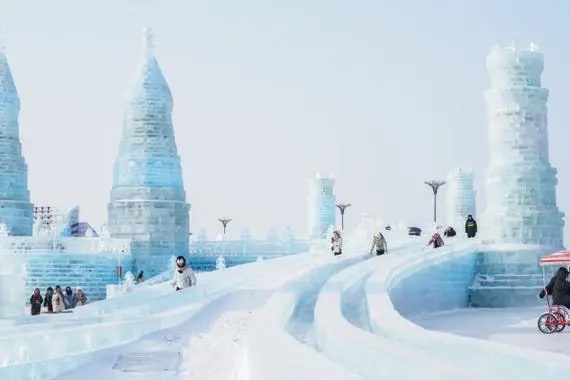 東北哈爾濱私人小團半天日遊（哈爾濱冰雪大世界+冰雪節+專車接送+白天遊覽）