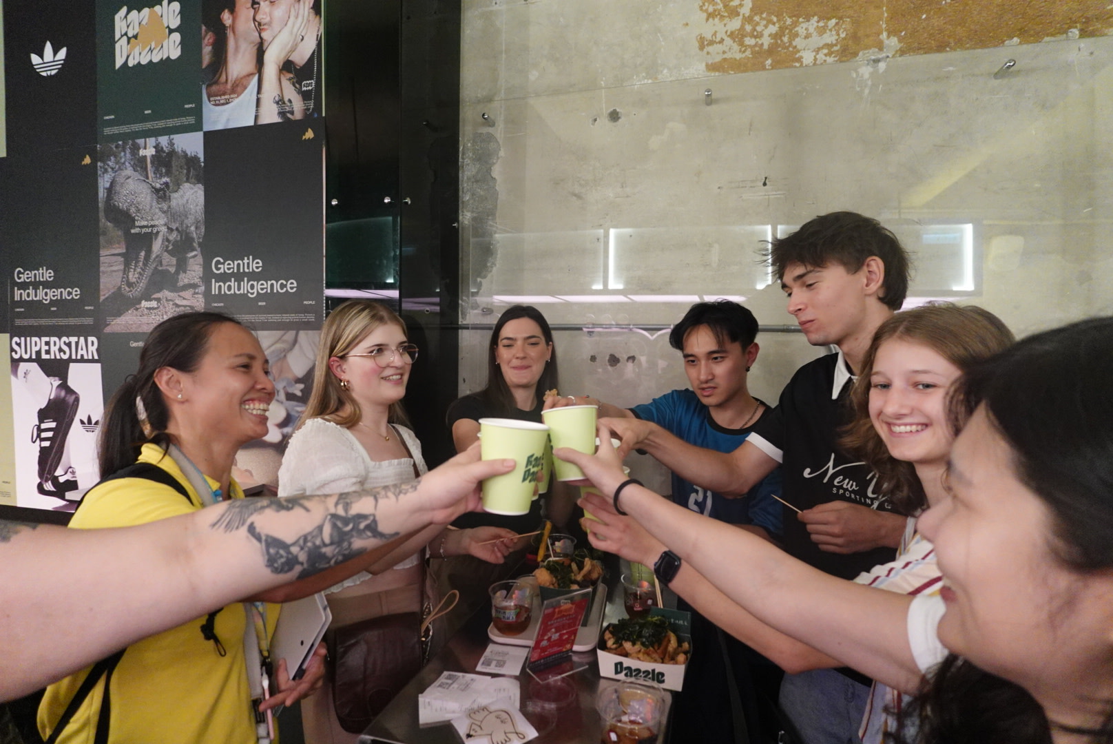  Taipei Linsen Nightlife: Bar Crawl Walking Tour (Incl. 3 Drinks)