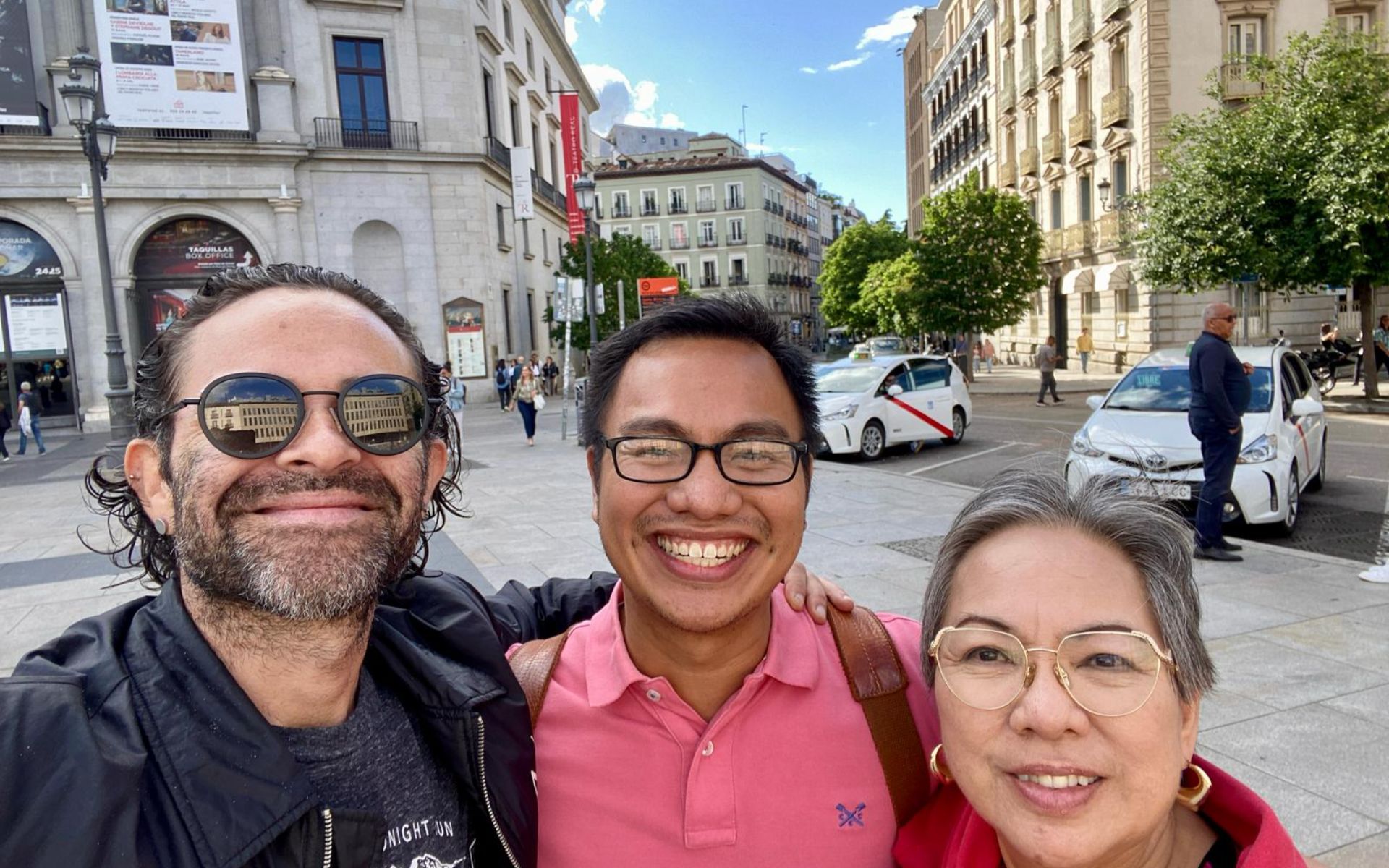 與友善的在地導遊和旅伴們一同探索馬德里歷史悠久的街道。