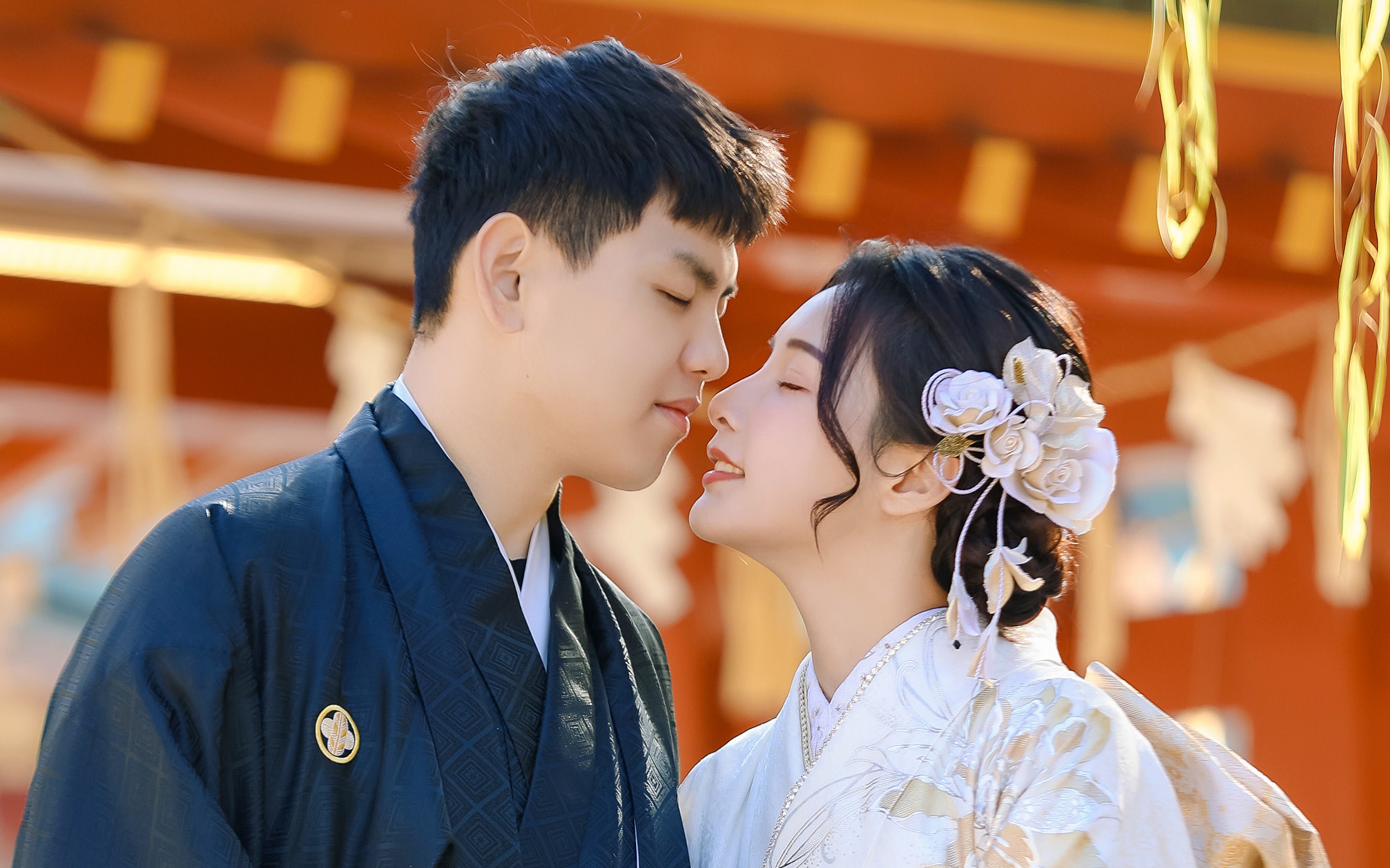 Tokyo Asakusa Kimono Rental Experience & Furisode Kimono & Men's Crested Hakama Kimono (Aiwafuku)