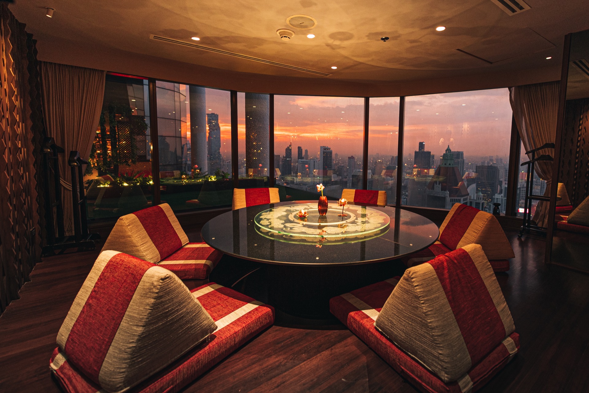 Saffron Contemporary Thai Signature Rooftop Banyan Tree Bangkok