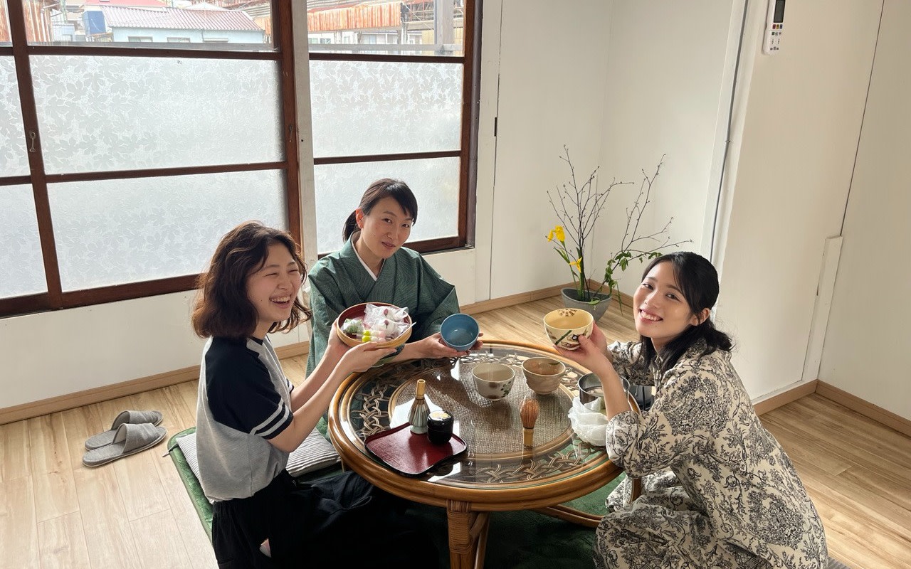 Tea Ceremony in a Century-old Japanese Town House (Beppu)