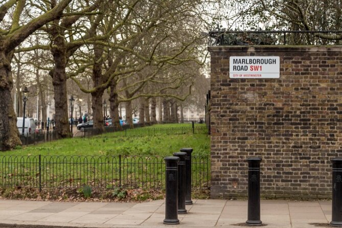 London: Changing Of The Guard Self-Guided Walking Tour