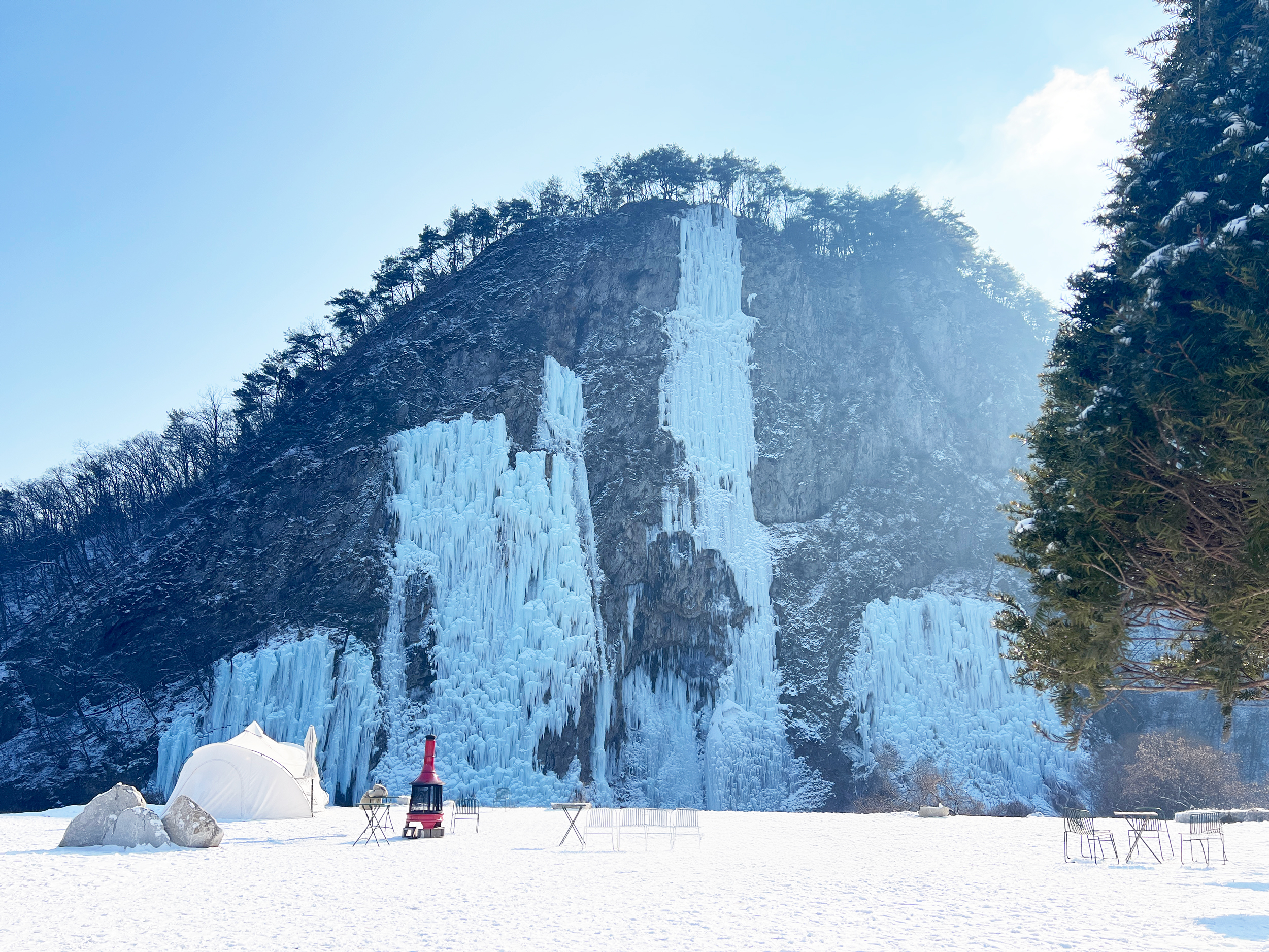 Wonju Sogeumsan Grand Valley & Suspension Bridge/Ice Wall Cafe Tour