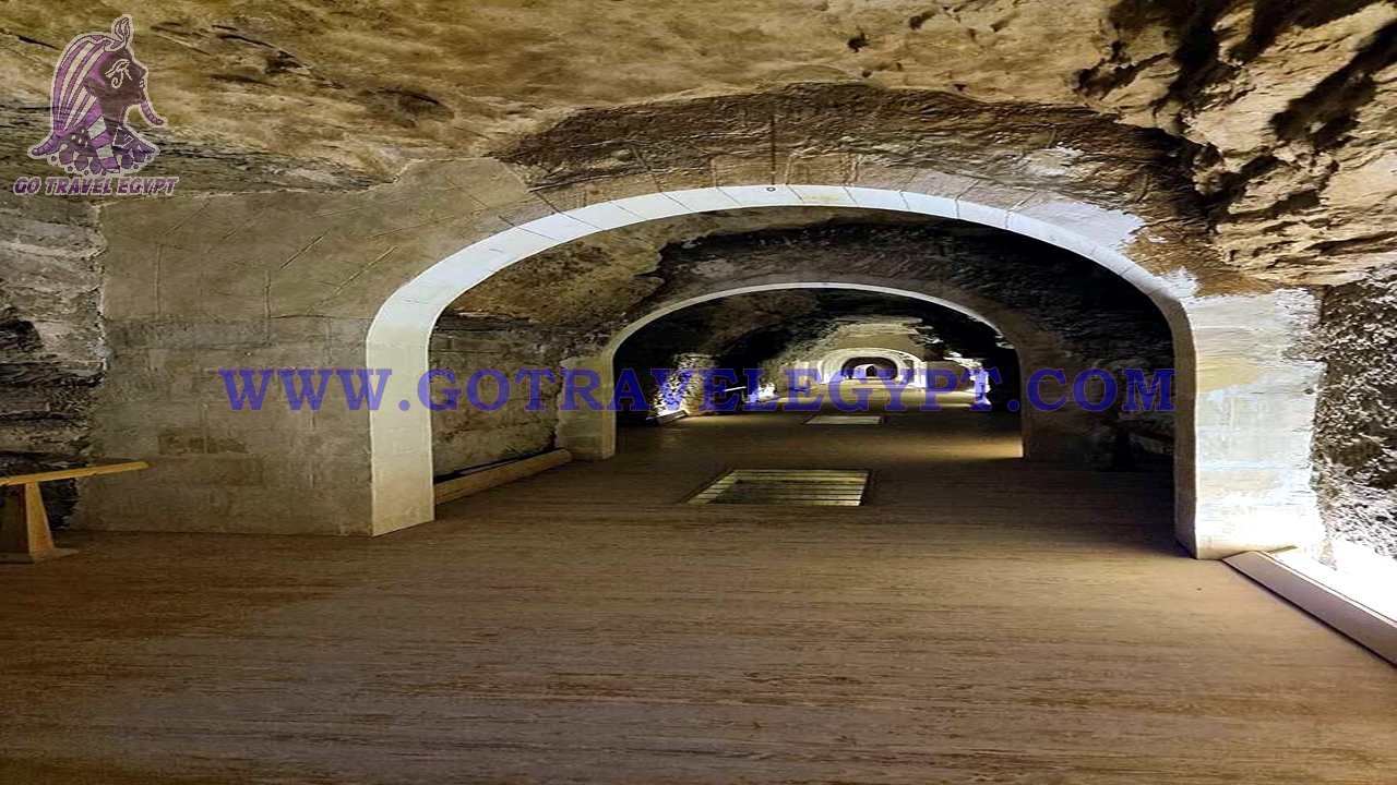 薩卡拉、塞拉皮斯神廟、孟菲斯和達舒爾（私人導遊陪同） & 車
