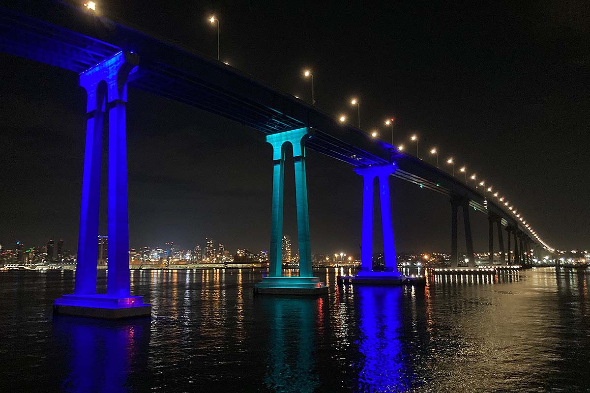 立即加入,享受一個神奇的夜晚,在夕陽西下時探索聖地亞哥的美麗 立即加入,享受一個神奇的夜晚,在夕陽西下時探索聖地亞哥的美麗