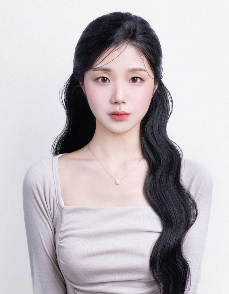 K-Pop Idol Style Hair & Makeup