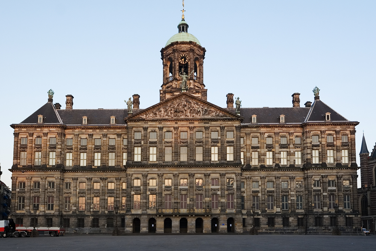 Experience Amsterdam's Iconic Landmarks: A Captivating City Tour!