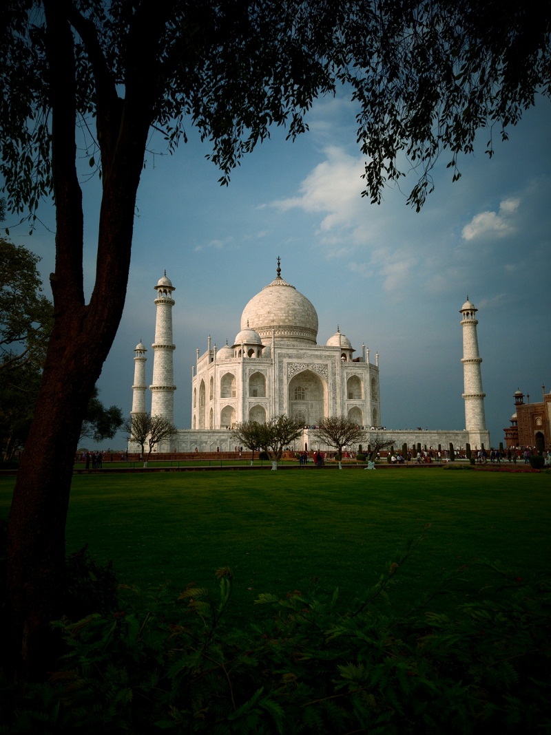 Visit Agra in Private Car with Guide Service