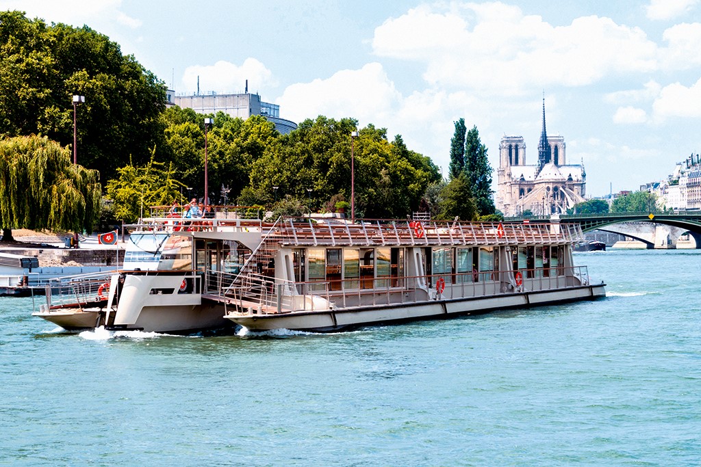 Eiffel Tower Tour with Optional Seine River Sightseeing Cruise