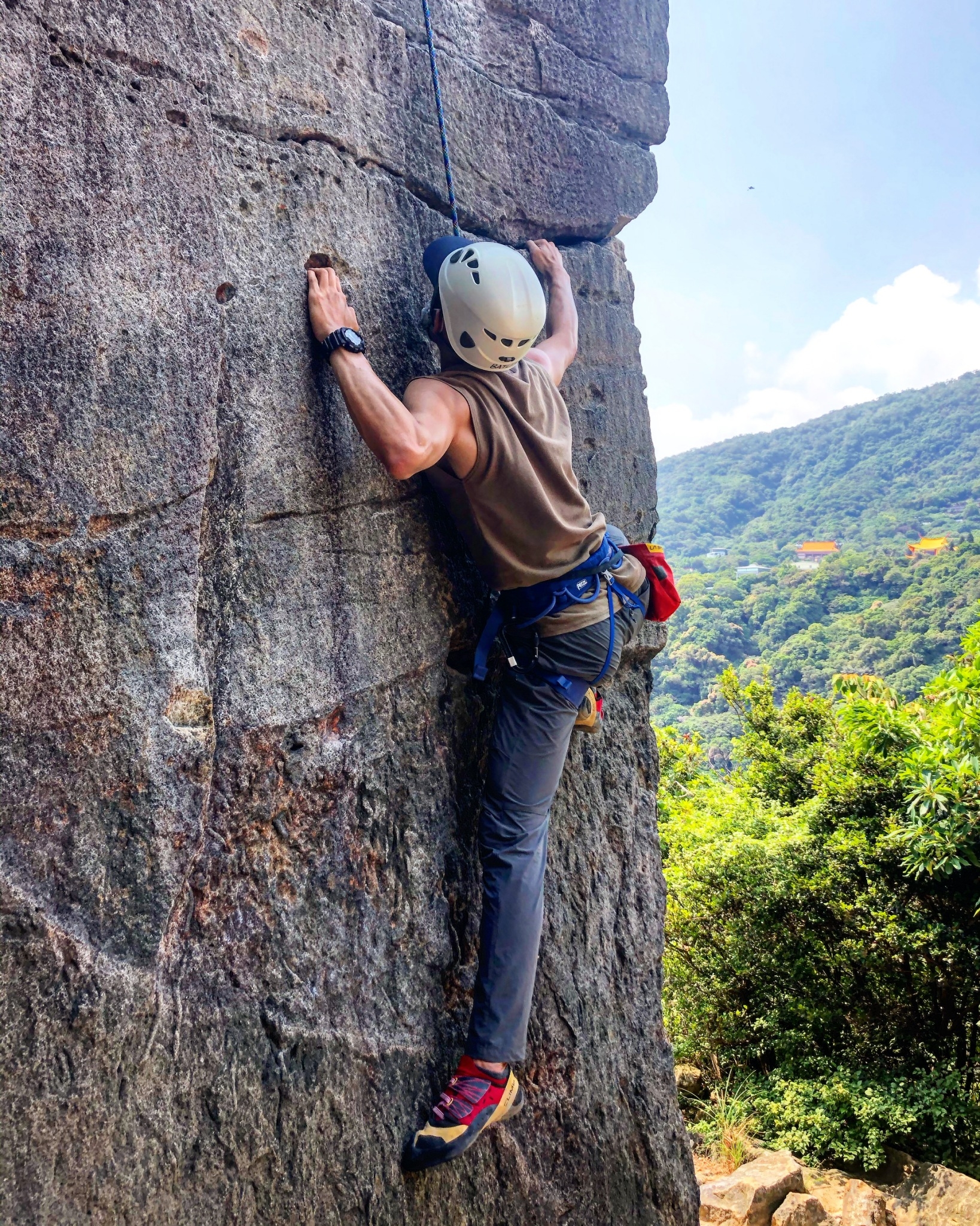 台北: 硫磺谷戶外攀岩體驗