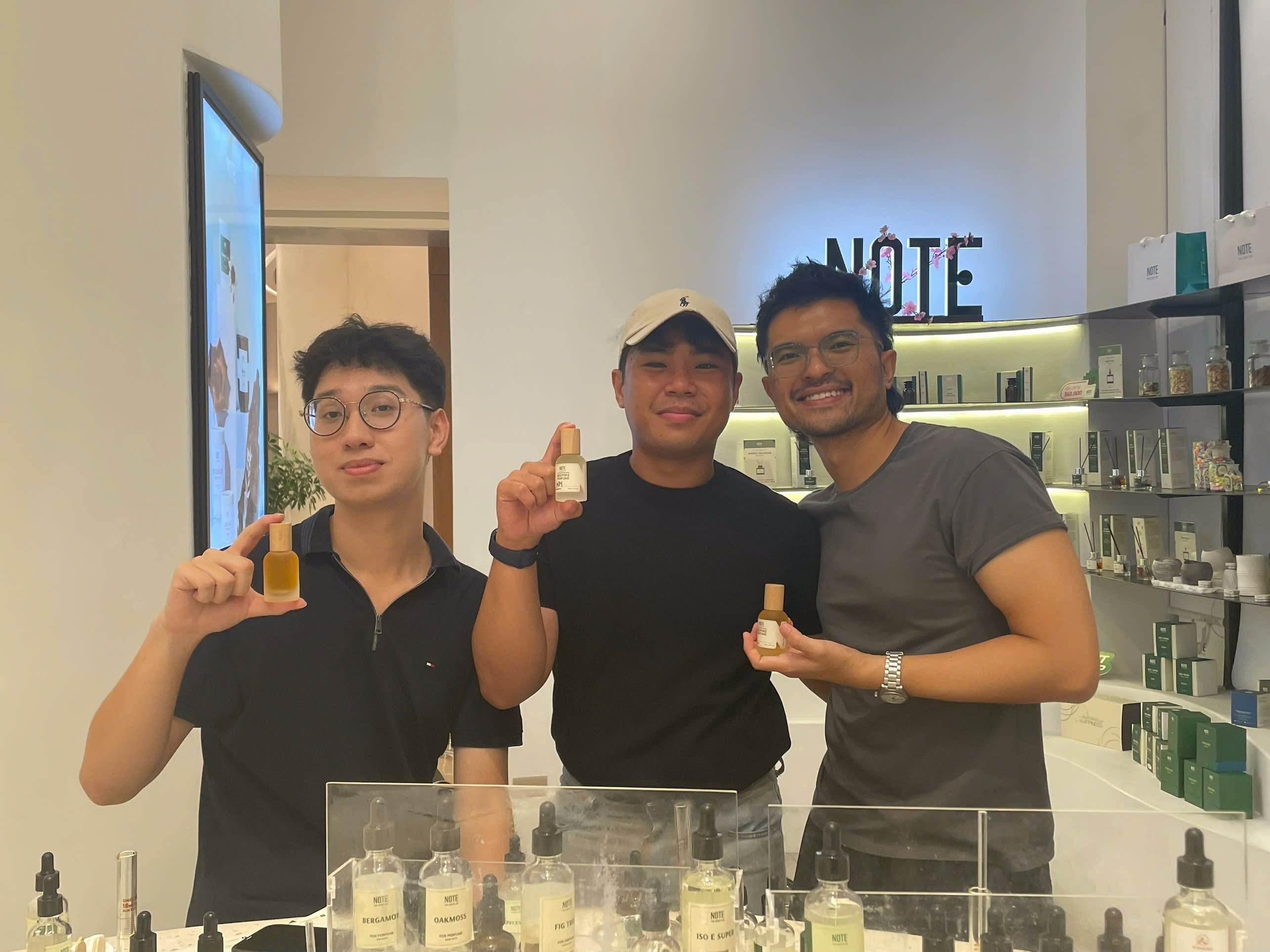 NOTE - The Scent Lab在河內舉辦的香水和蠟燭製作工坊