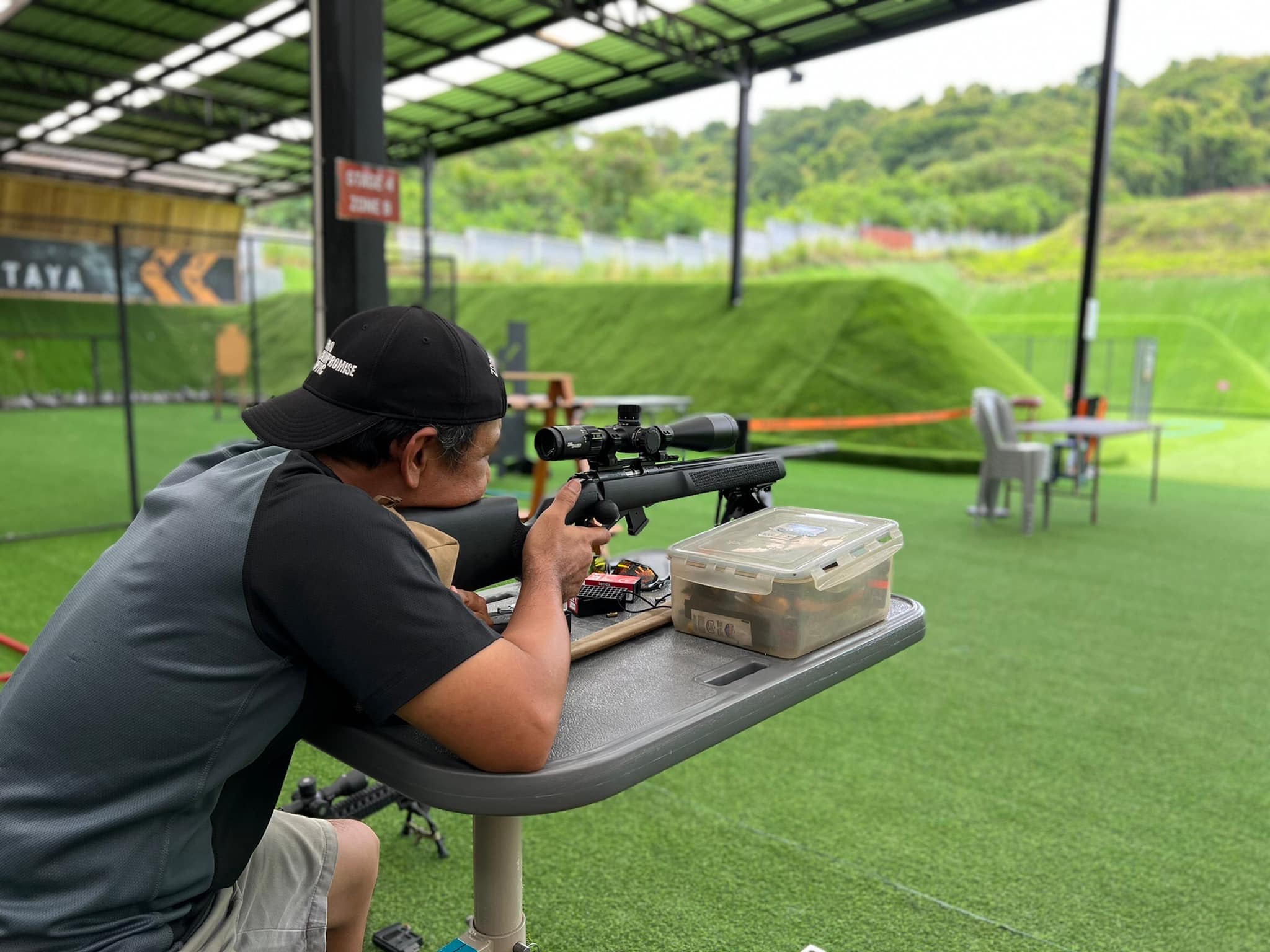 泰國芭提雅槍支射擊場體驗