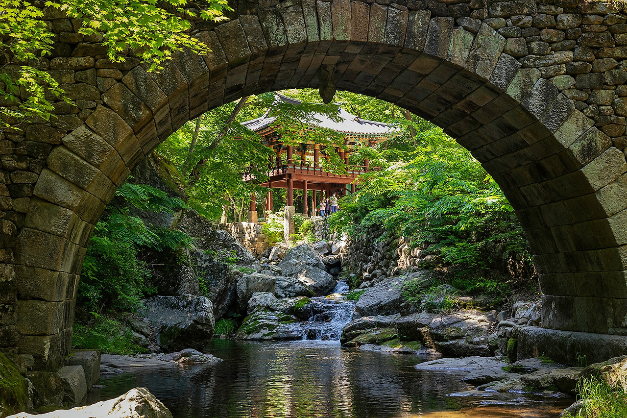 Suncheon UNESCO Seonamsa Temple & Nagan Eupseong Folk Village Full-Day Small Group Tour