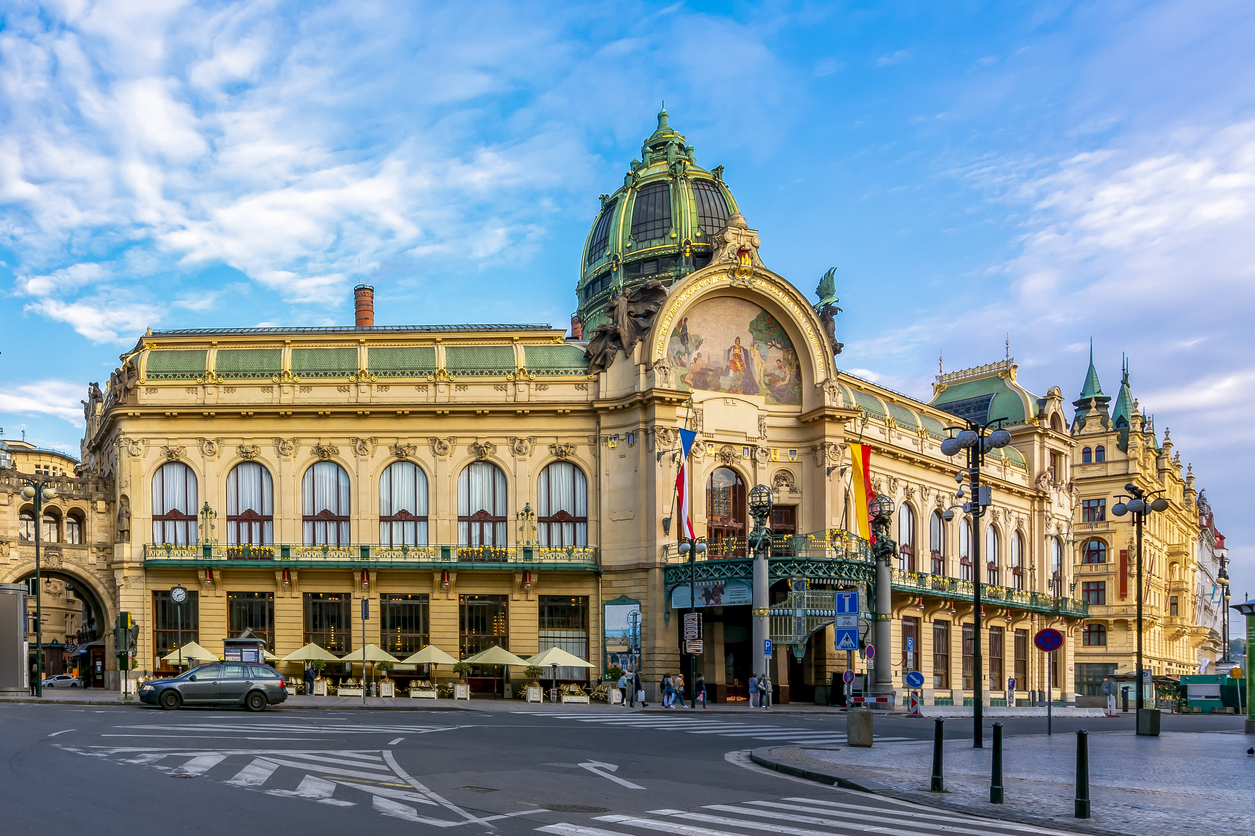 Uncover Prague's Old Town: Historic and Enchanting Charm