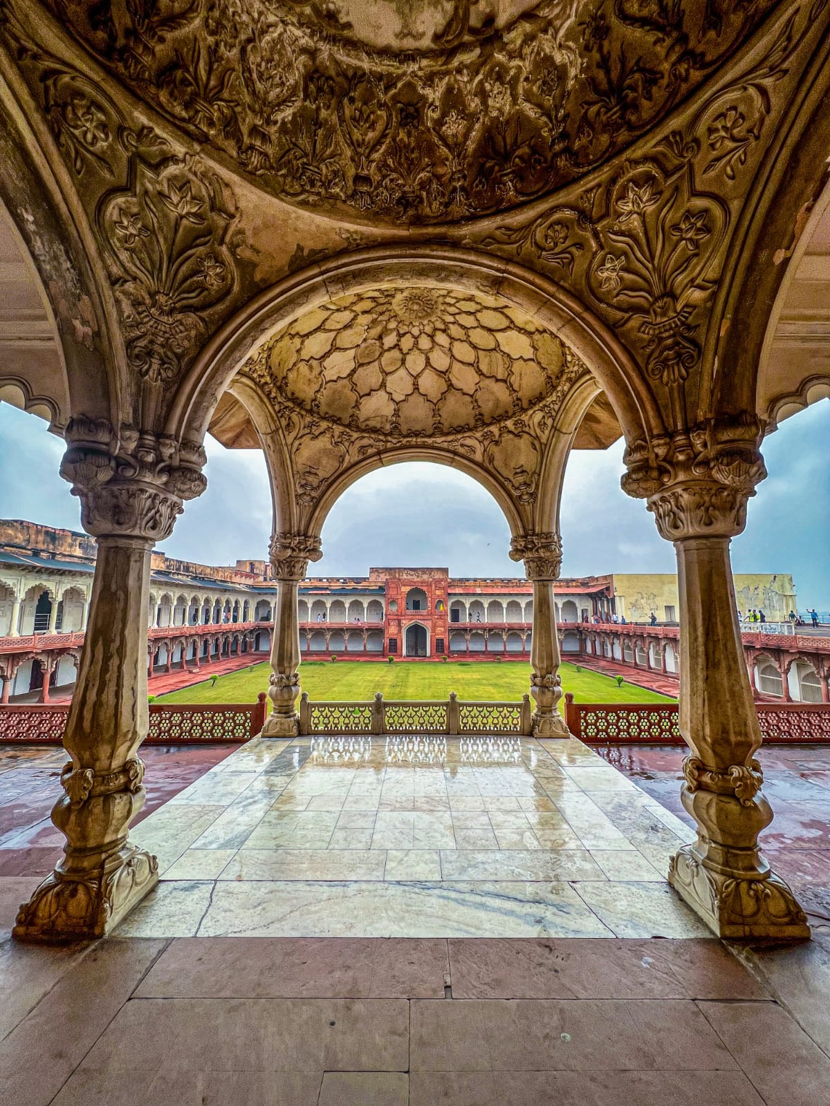 泰姬瑪哈陵 (Taj Mahal) 與阿格拉 (Agra) 之旅（德里 (Delhi) 出發），含午餐和門票選項