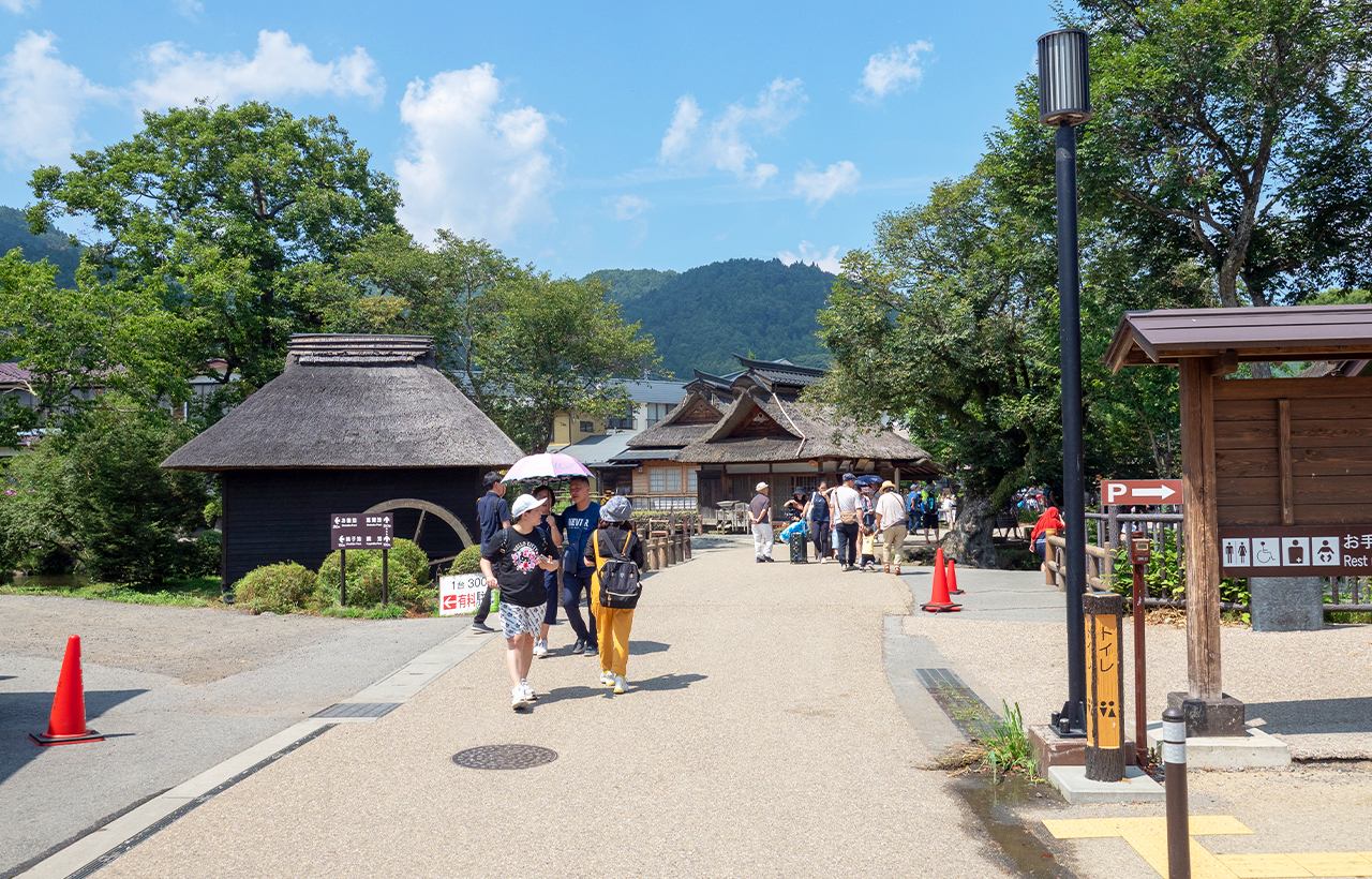 富士山探索之旅-新倉山淺間公園·天梯小鎮·忍野八海·河口湖大石公園·西湖療愈里根場一日遊