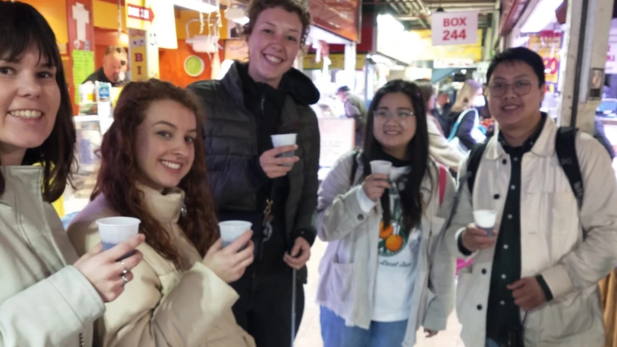 The wine tasting experience offers a deep dive into Italy’s finest wine-making traditions