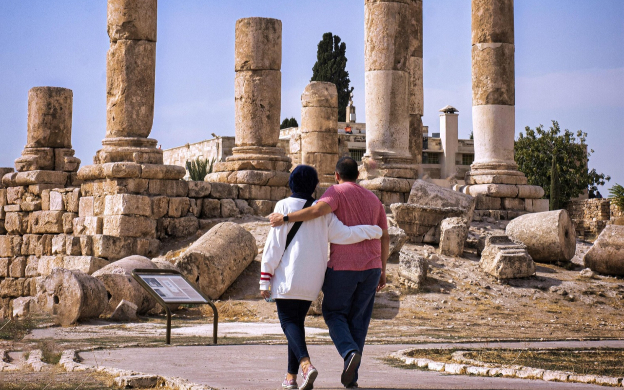 將安曼歷史景觀中層層疊疊的文明盡收眼底，飽覽城市全景。