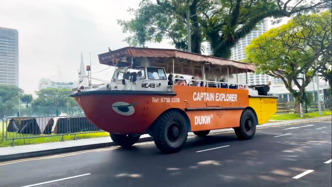 新加坡 Captain Explorer DUCKtours 水陸兩棲鴨子船（含海鮮午餐／晚餐）