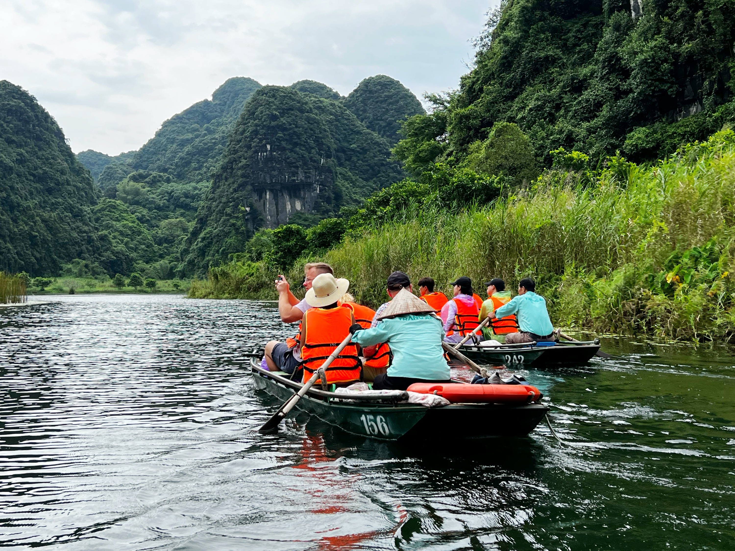 Ninh Binh Day Tour from Ha Noi: Hoa Lu, Trang An, Tam Coc, Hang Mua 